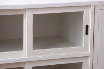 アンティーク家具　アンティークペイント　気泡ガラス入り!小振りな収納棚(下駄箱)