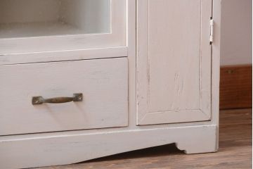 アンティーク家具　アンティークペイント　気泡ガラス入り!小振りな収納棚(下駄箱)