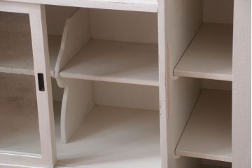 アンティーク家具　アンティークペイント　気泡ガラス入り!小振りな収納棚(下駄箱)