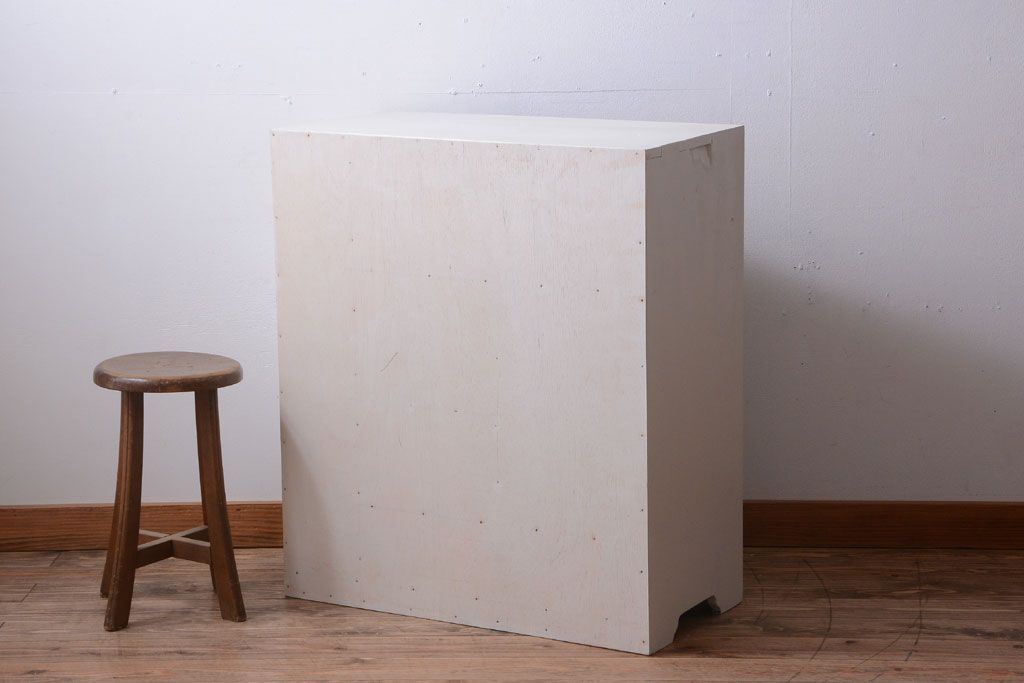 アンティーク家具　アンティークペイント　気泡ガラス入り!小振りな収納棚(下駄箱)