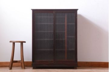 アンティーク家具　和製アンティーク　銀モールガラス入り!古い木製の引き戸収納棚(下駄箱)