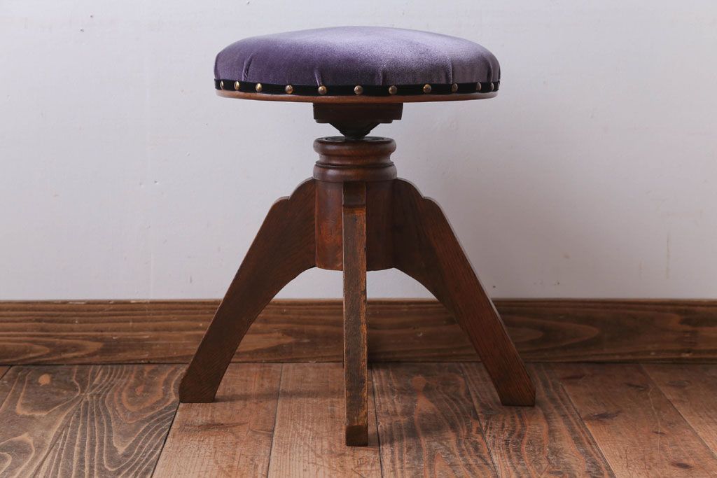 レトロ家具　和製アンティーク　古い木製のレトロな回転スツール