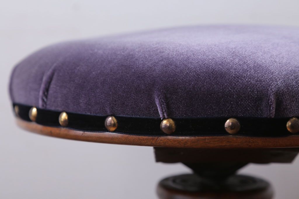 レトロ家具　和製アンティーク　古い木製のレトロな回転スツール