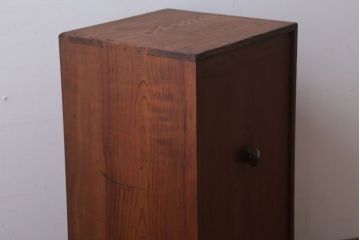 アンティーク家具　和製アンティーク　古い木の小ぶりな収納棚