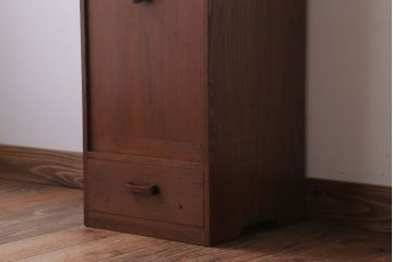 アンティーク家具　和製アンティーク　古い木の小ぶりな収納棚