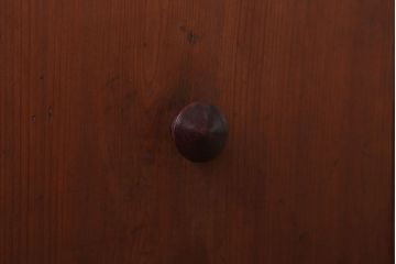 アンティーク家具　和製アンティーク　古い木の小ぶりな収納棚