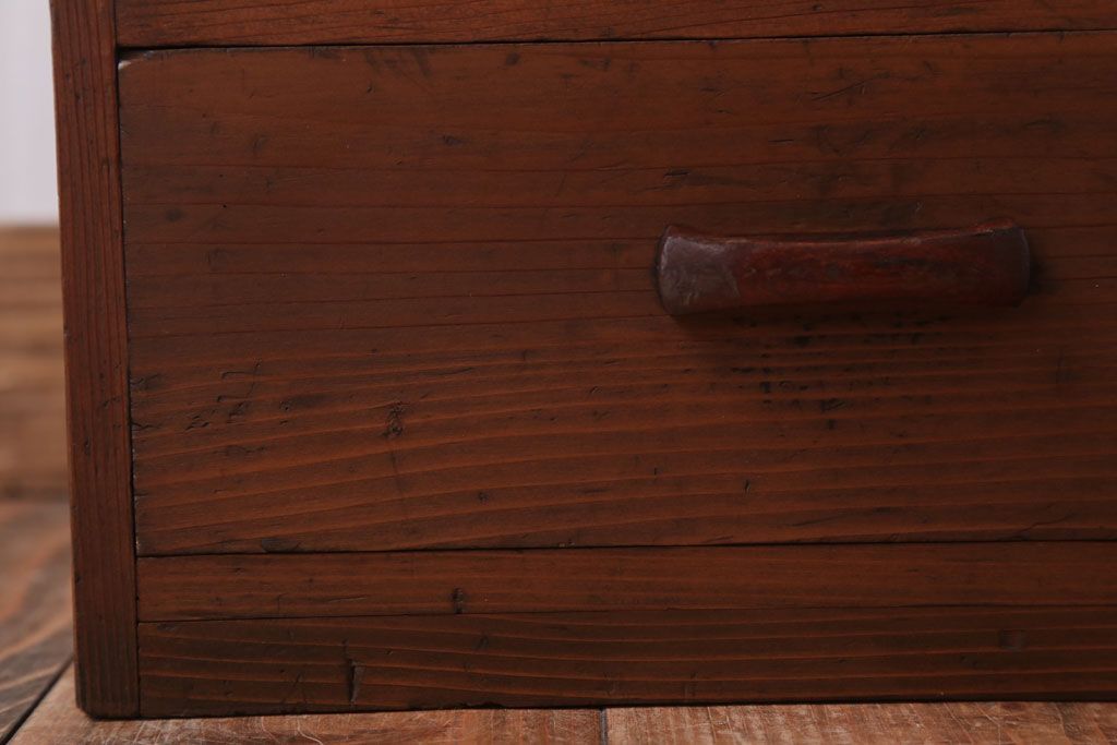 アンティーク家具　和製アンティーク　古い木の小ぶりな収納棚