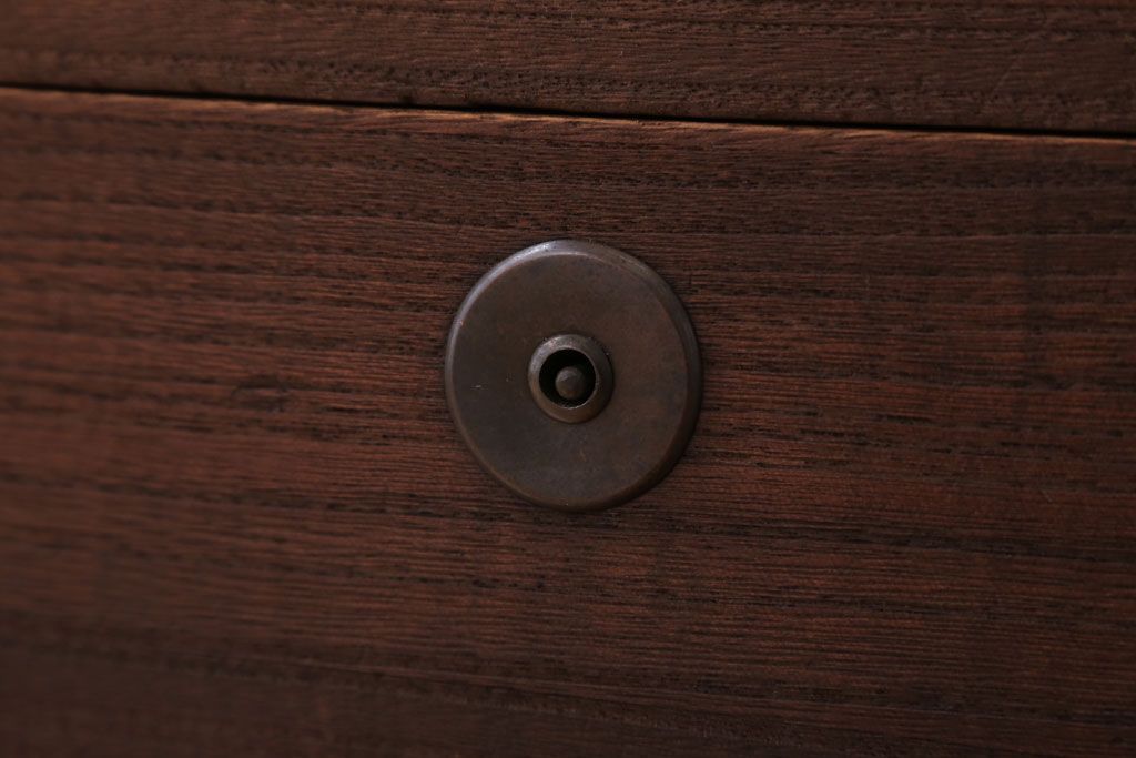 アンティーク家具　和製アンティーク　衣装盆付き!銅金具が上品な古い桐材製観音箪笥(桐箪笥、桐たんす)