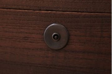 アンティーク家具　和製アンティーク　衣装盆付き!銅金具が上品な古い桐材製観音箪笥(桐箪笥、桐たんす)