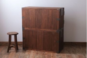 アンティーク家具　和製アンティーク　衣装盆付き!銅金具が上品な古い桐材製観音箪笥(桐箪笥、桐たんす)