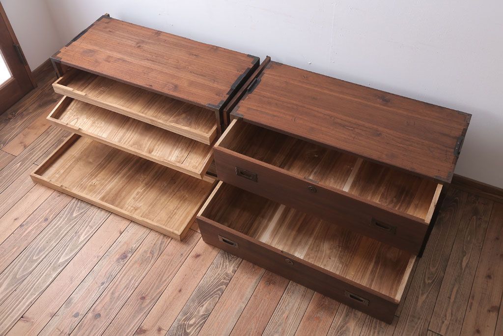 アンティーク家具　和製アンティーク　衣装盆付き!銅金具が上品な古い桐材製観音箪笥(桐箪笥、桐たんす)