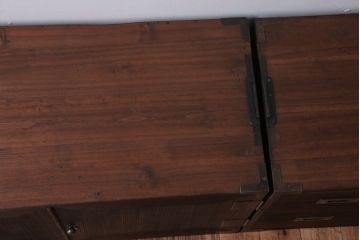 アンティーク家具　和製アンティーク　衣装盆付き!銅金具が上品な古い桐材製観音箪笥(桐箪笥、桐たんす)