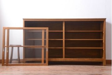 レトロ家具　昭和レトロ　古い木製の脚付き収納棚(2)