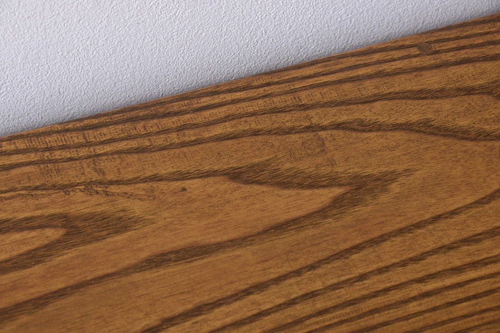 レトロ家具　昭和レトロ　古い木製の脚付き収納棚(2)