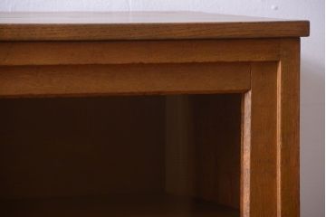 レトロ家具　昭和レトロ　古い木製の脚付き収納棚(2)