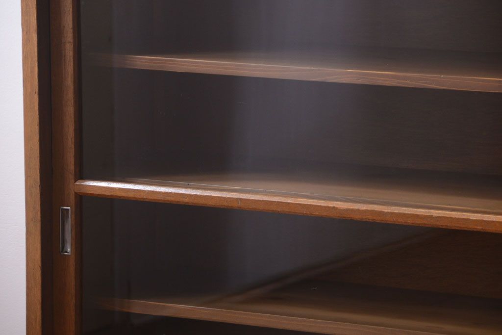 レトロ家具　昭和レトロ　古い木製の脚付き収納棚(2)