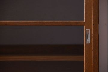 レトロ家具　昭和レトロ　古い木製の脚付き収納棚(2)