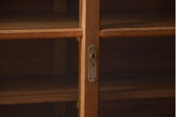 レトロ家具　昭和レトロ　古い木製の脚付き収納棚(2)