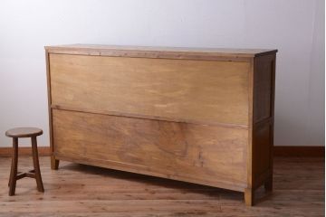 レトロ家具　昭和レトロ　古い木製の脚付き収納棚(2)