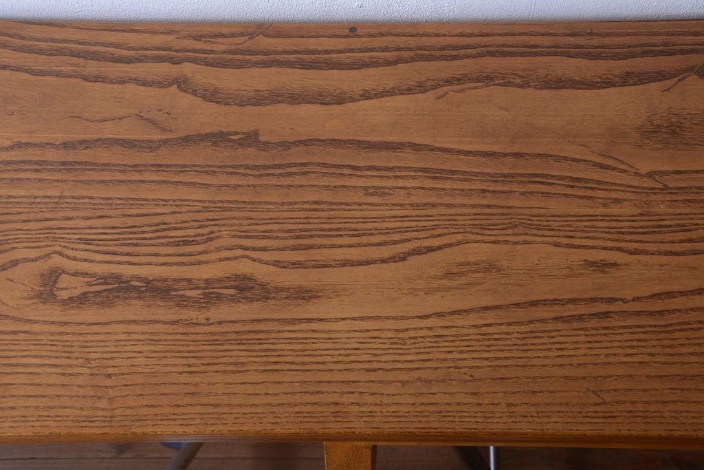 レトロ家具　昭和レトロ　古い木製のアンティーク脚付き収納棚