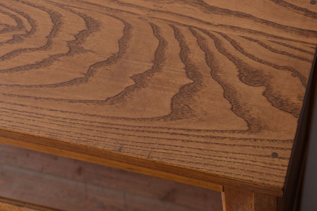 レトロ家具　昭和レトロ　古い木製のアンティーク脚付き収納棚