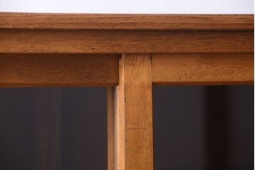 レトロ家具　昭和レトロ　古い木製のアンティーク脚付き収納棚