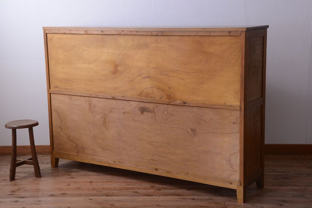 レトロ家具　昭和レトロ　古い木製のアンティーク脚付き収納棚