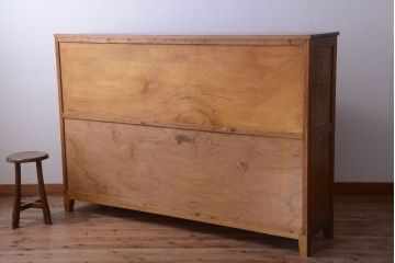 レトロ家具　昭和レトロ　古い木製のアンティーク脚付き収納棚