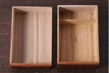 アンティーク家具　アンティーク　総欅材!とても小さな小引き出し