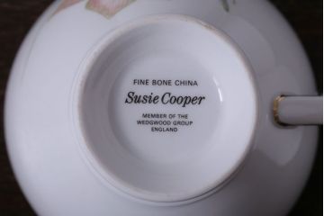 イギリスビンテージ　Susie Cooper(スージークーパー)　DAY LILYシリーズ　カップ&ソーサー、皿など11点セット