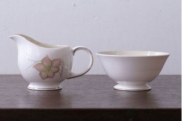 イギリスビンテージ　Susie Cooper(スージークーパー)　DAY LILYシリーズ　カップ&ソーサー、皿など11点セット