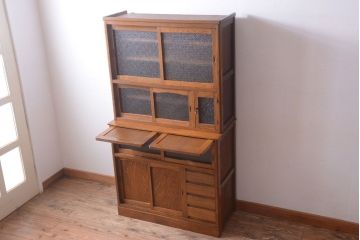 アンティーク家具　和製アンティーク　ダイヤガラス入り!古い木製の重ね食器棚(カップボード)