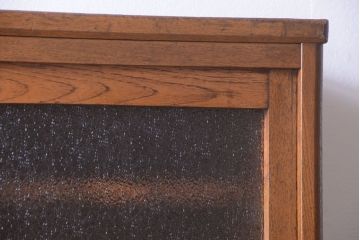 アンティーク家具　和製アンティーク　ダイヤガラス入り!古い木製の重ね食器棚(カップボード)