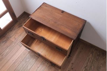 アンティーク家具　和製アンティーク　鉄脚付き!シンプルな丸金具の時代箪笥ローボード(1)