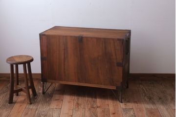 アンティーク家具　和製アンティーク　鉄脚付き!シンプルな丸金具の時代箪笥ローボード(1)