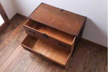 アンティーク家具　和製アンティーク　鉄脚付き!シンプルな丸金具の時代箪笥ローボード(2)