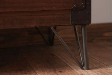 アンティーク家具　和製アンティーク　鉄脚付き!シンプルな丸金具の時代箪笥ローボード(2)