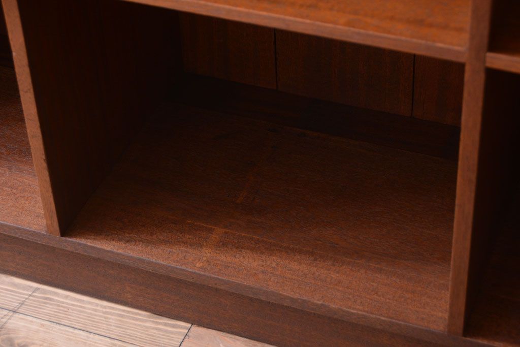 レトロ家具　昭和レトロ　大きな横型アンティークマス目棚(2)