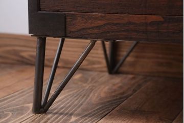 アンティーク家具　和製アンティーク　鉄脚付き!シンプルな古い木の時代箪笥ローボード(ローチェスト、引き出し、テレビボード)(1)