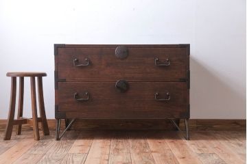 アンティーク家具　 和製アンティーク　鉄脚付き!シンプルな古い木の時代箪笥ローボード(2)