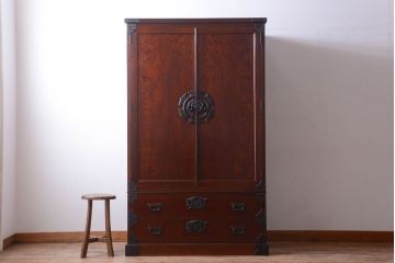 中古　民芸家具　厚い金具の上品な高級和箪笥ワードローブ