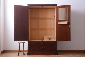 中古　民芸家具　厚い金具の上品な高級和箪笥ワードローブ