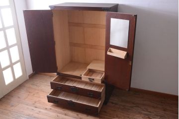 中古　民芸家具　厚い金具の上品な高級和箪笥ワードローブ