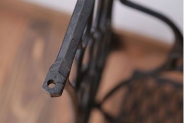 アンティーク家具　アンティーク　おしゃれなシンガーミシンの鉄脚(3)