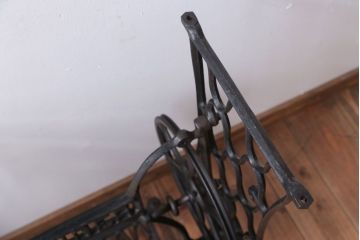アンティーク家具　アンティーク　おしゃれなシンガーミシンの鉄脚(3)