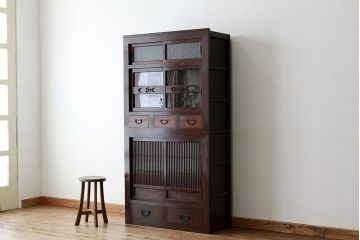 アンティーク家具　古民具・骨董　一本物　丸桟引き戸付き!モダンなアンティーク三尺水屋箪笥