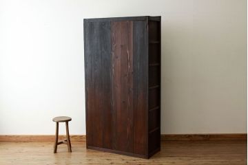 アンティーク家具　古民具・骨董　一本物　丸桟引き戸付き!モダンなアンティーク三尺水屋箪笥