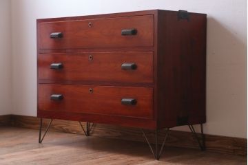 アンティーク家具　和製アンティーク　鉄脚付き!シンプルな衣装箪笥ローボード