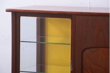 中古　ガラスケース付き!高級収納戸棚(三味線ケース)