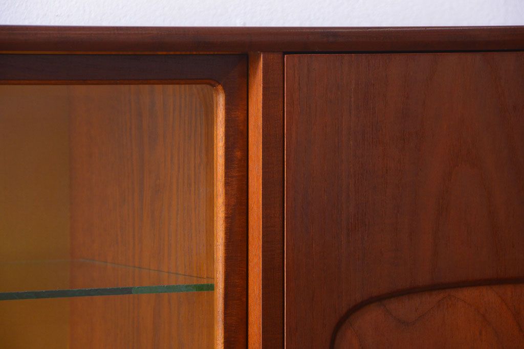 中古　ガラスケース付き!高級収納戸棚(三味線ケース)